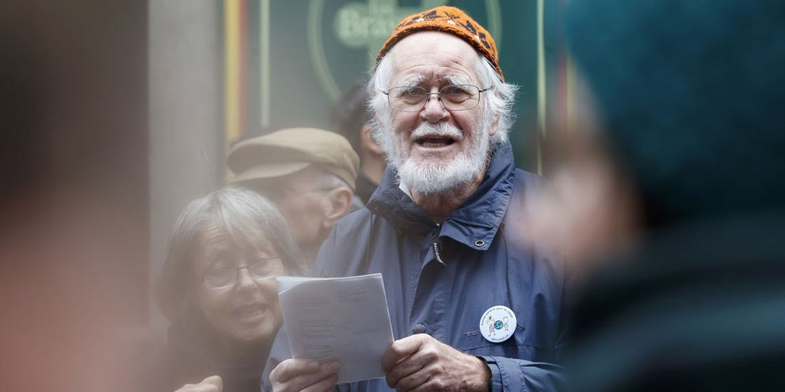 Scène de Citoyen Nobel, avec Jacques Dubochet